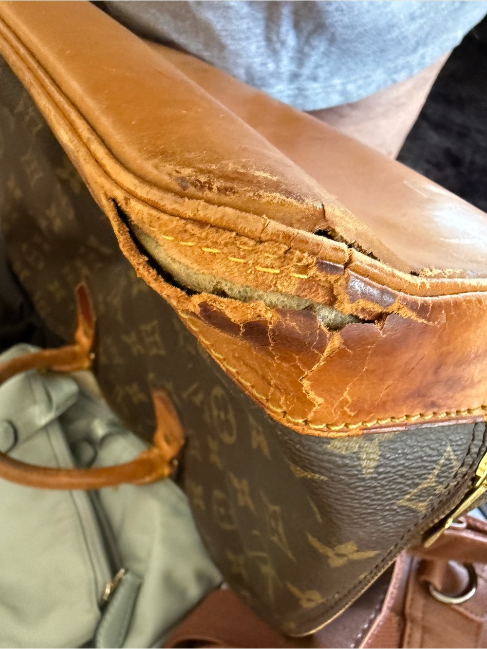 Louis Vuitton Monogram Canvas Handbag - Brown and Tan - Picture 7 of 9